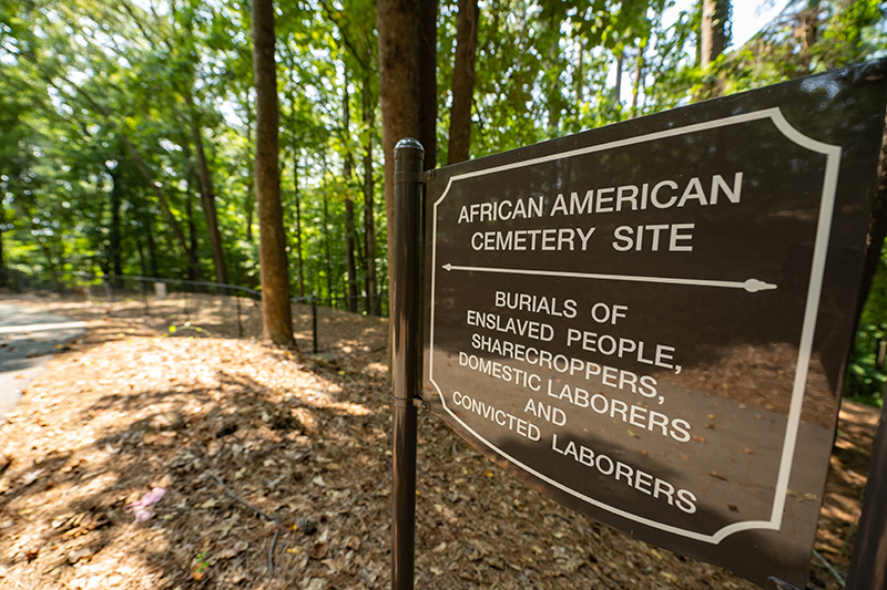 Sign for the African American Burial Ground in Woodland Cemetery.