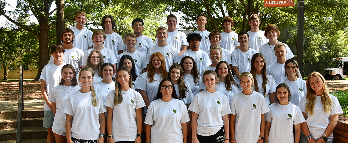 group photo of student counselors for the 2022 south carolina commissioner's school for agriculture