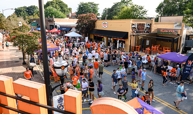 People visiting vendors in downtown Clemson, SC during the 2022 Welcome Back Festival.