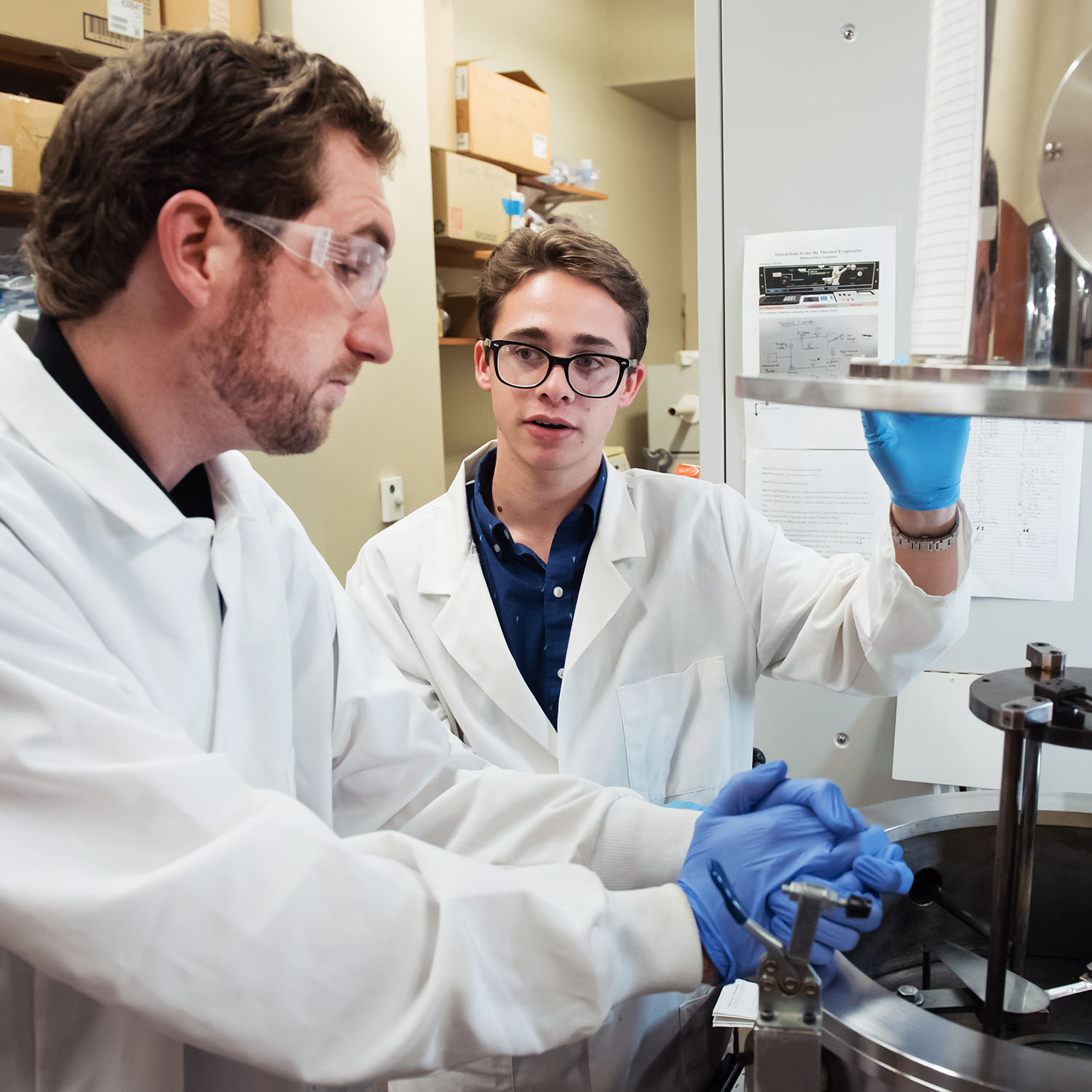 Students in lab.