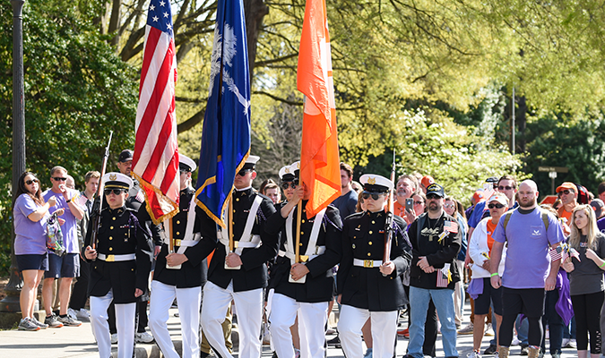Walk for Veterans at Scroll of Honor