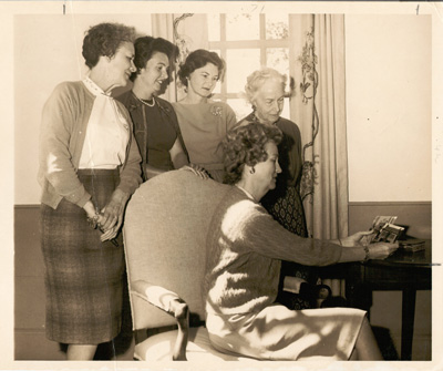Colonial Dames Members 