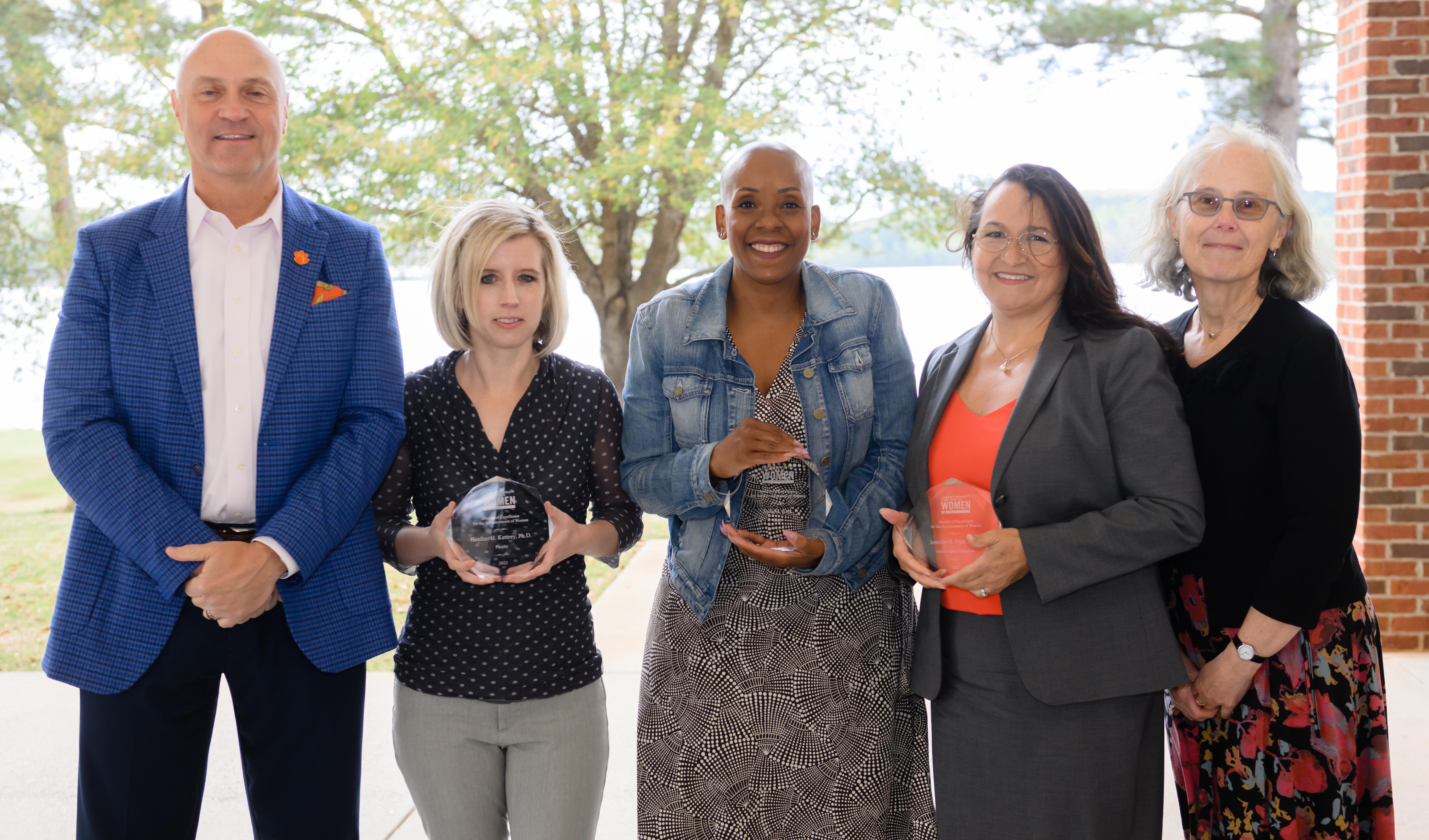 2022 Outstanding Women Awards Group Photo