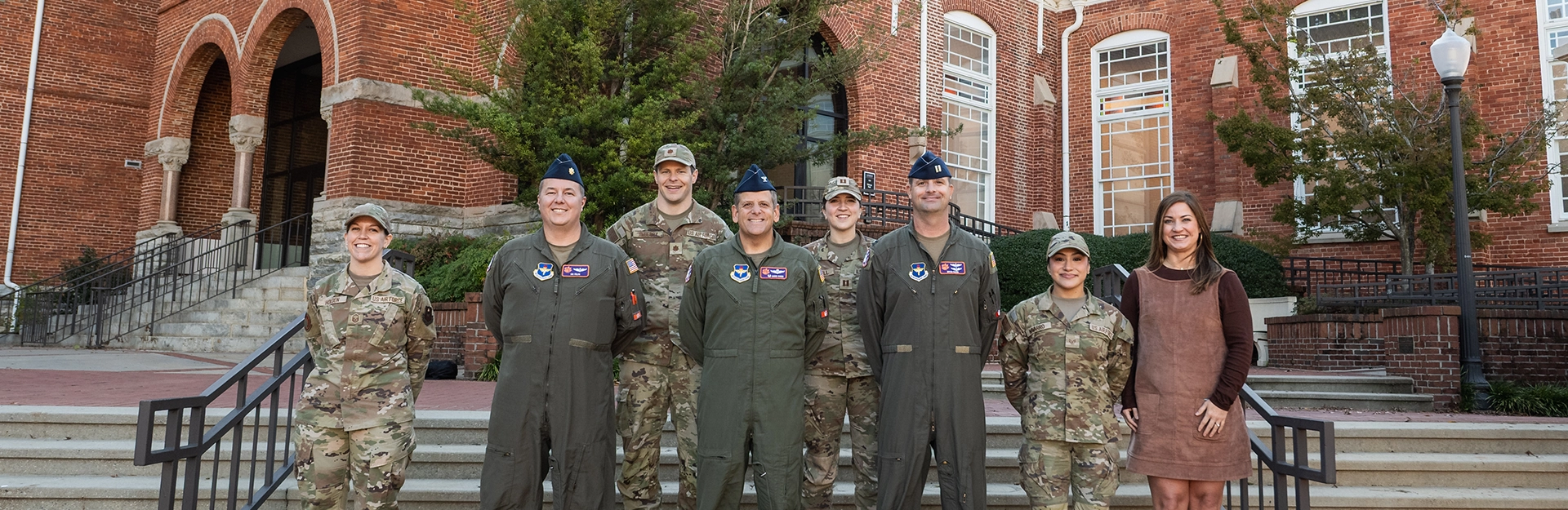 Group photo of Det 770.