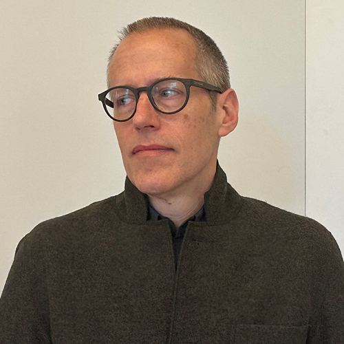 An image of David J Lewis.