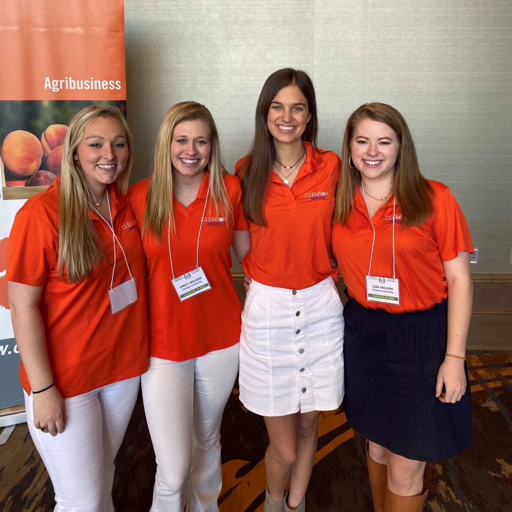 winners of the quiz bowl Jena Hanna, Emily Wilson, Addie Stone, Liza Wilson