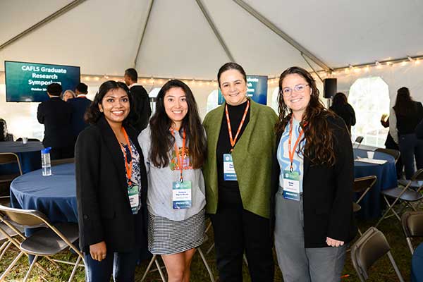 Paula Agudelo with graduate students
