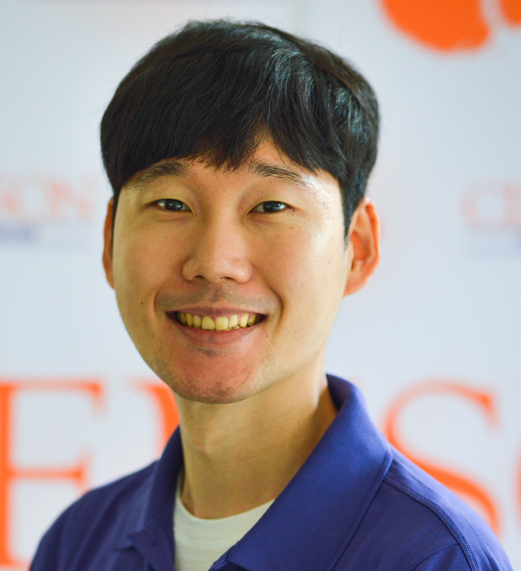 Young Oh Suk, graduate assistant