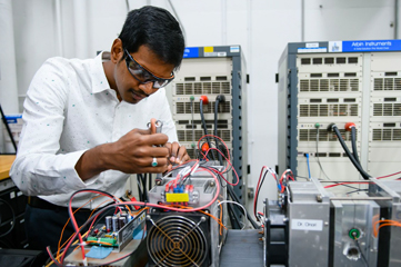 Maheswaran in lab