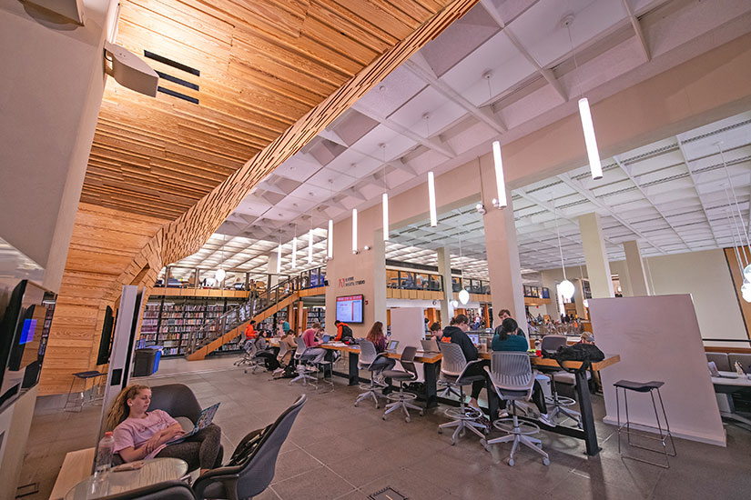 Cooper Library interior space with students throughout