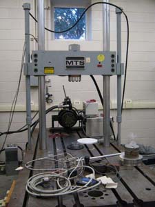 MTS - Axial / Torsion Machine