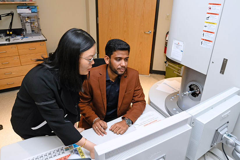 Hitachi Fellowship Graduate Student in Electromicroscope lab