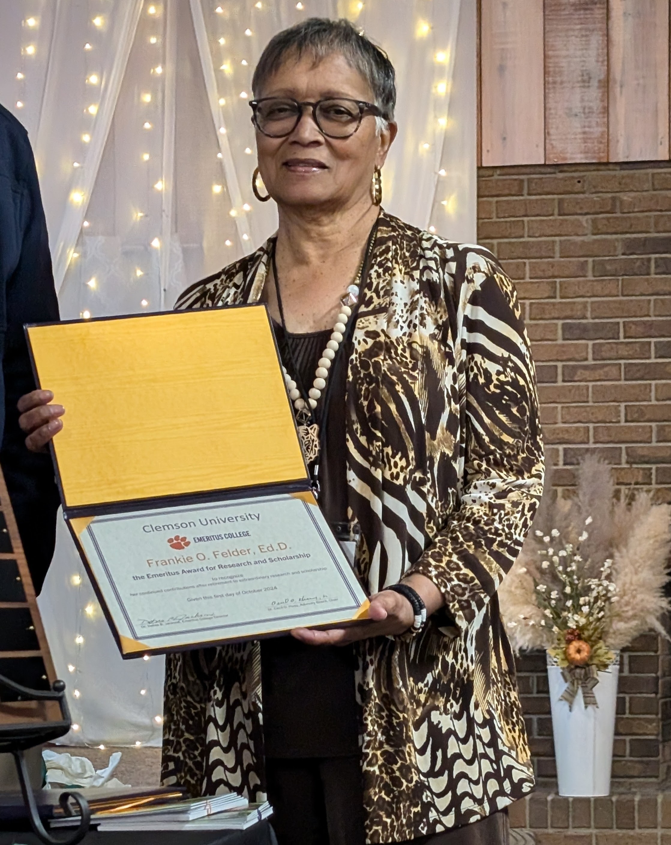 Dr. Felder wins research award