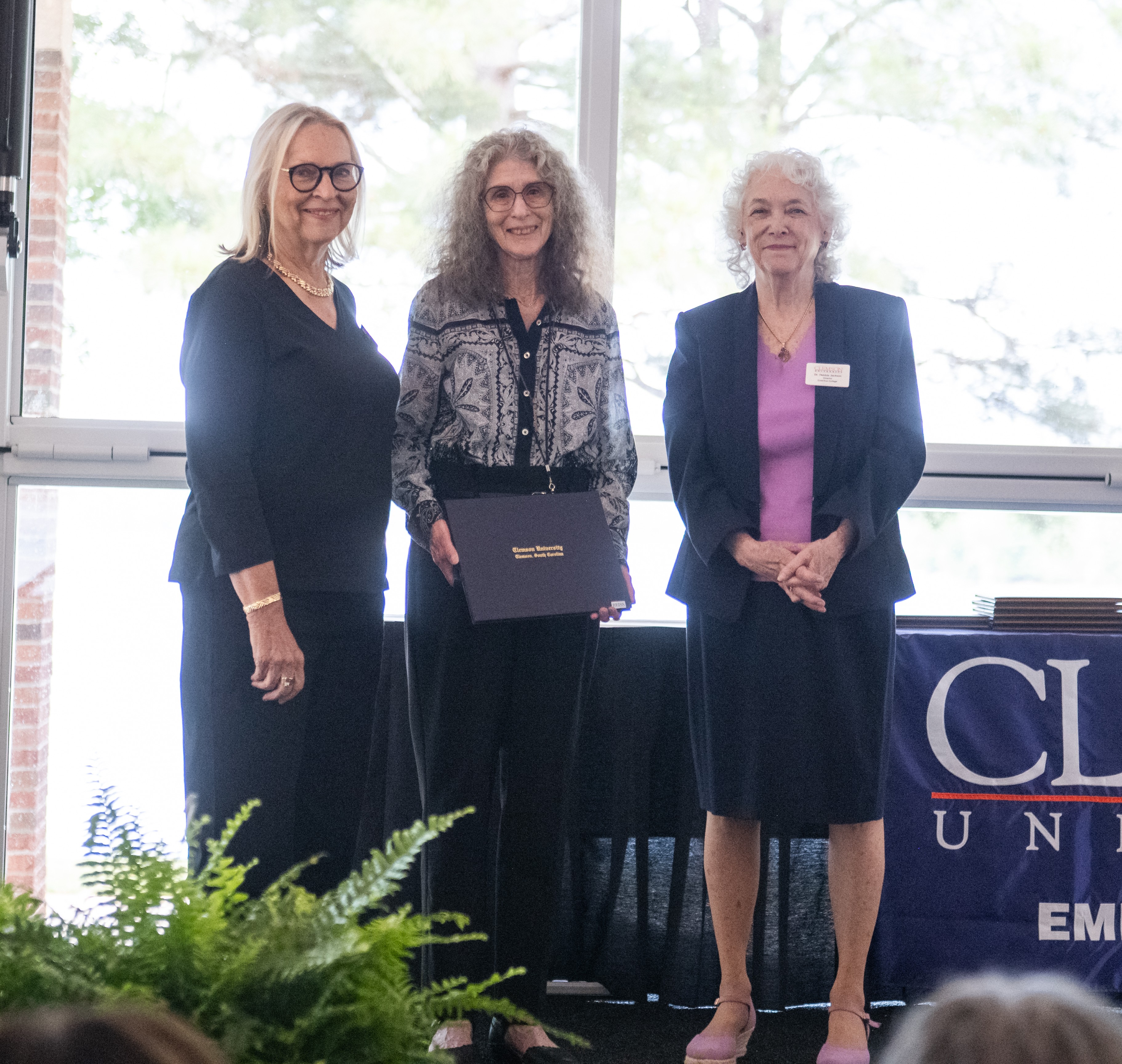 Donna Reiss receives IDE award