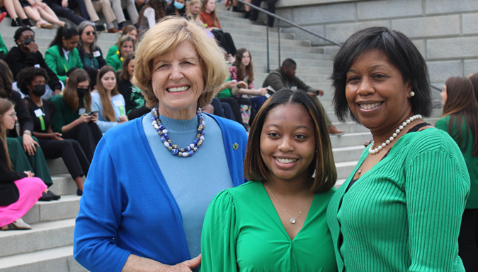 S.C. Supertindent of Education Molly Spearman posing with 4-H member Lauren Lawrence and mom Lysandra.