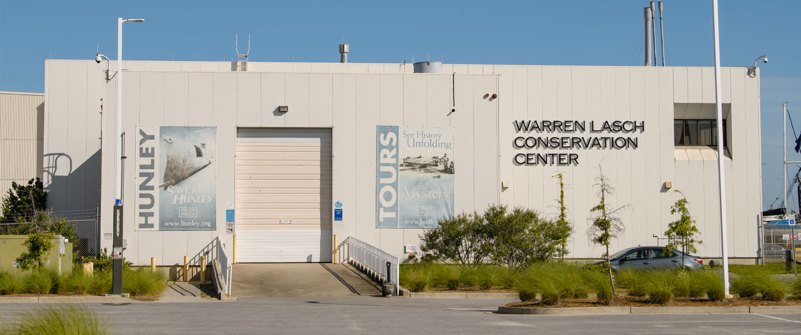 Exterior photo of Warren Lasch Conservation Center