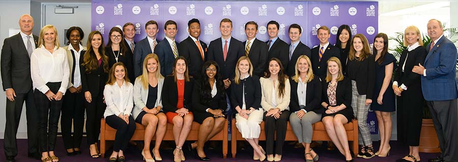 Image of Thomas L. Chapman Leadership Scholars group.