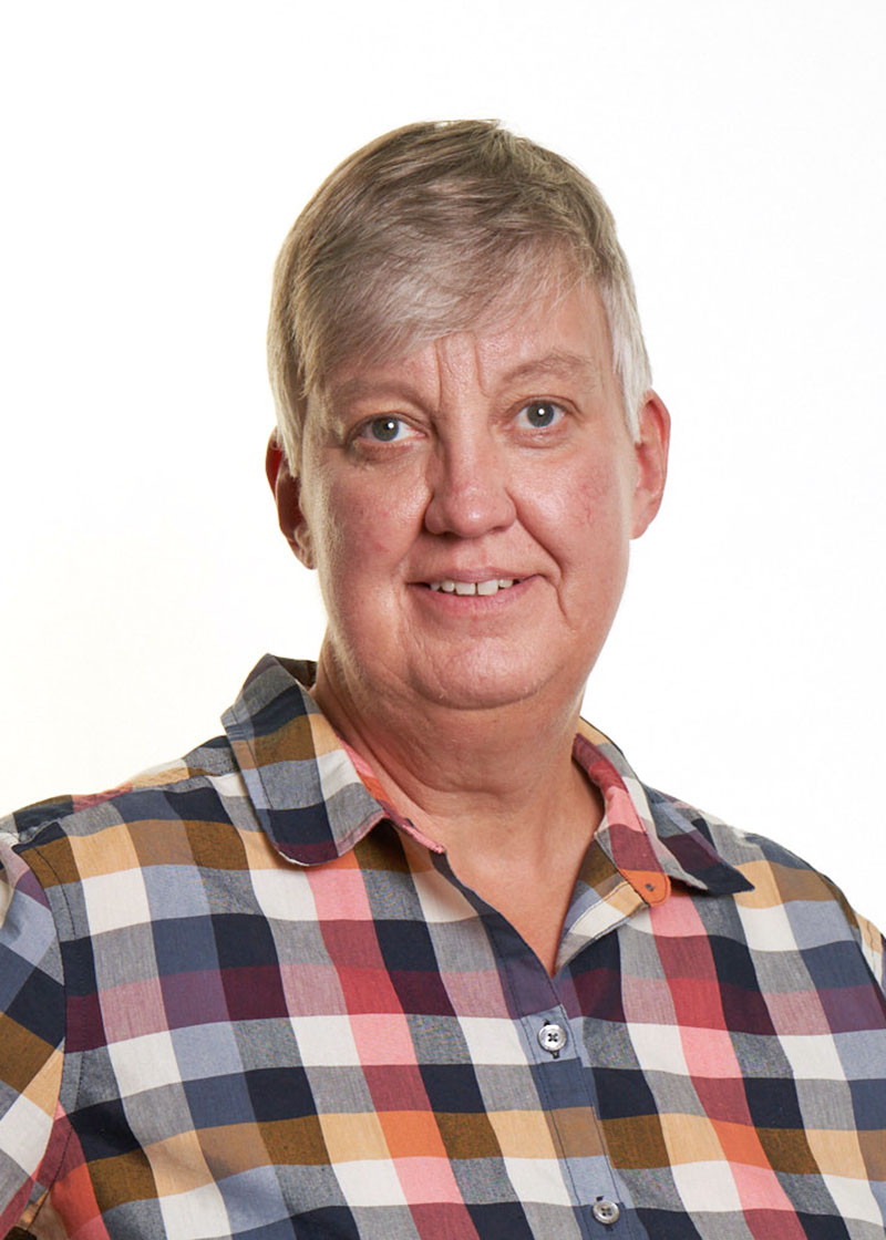 Headshot of Cindy Landrum.