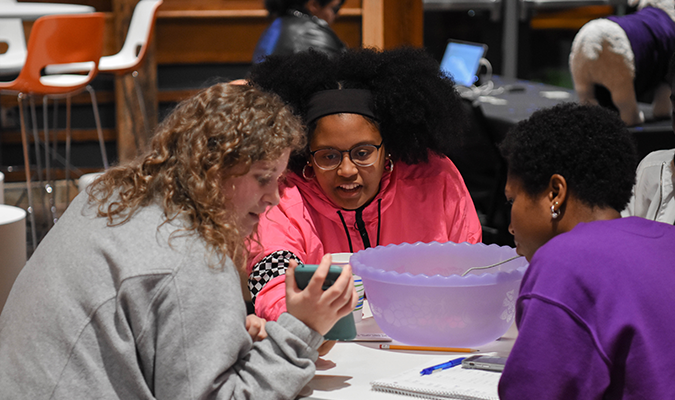 Students enjoying trivia nights at UNites!