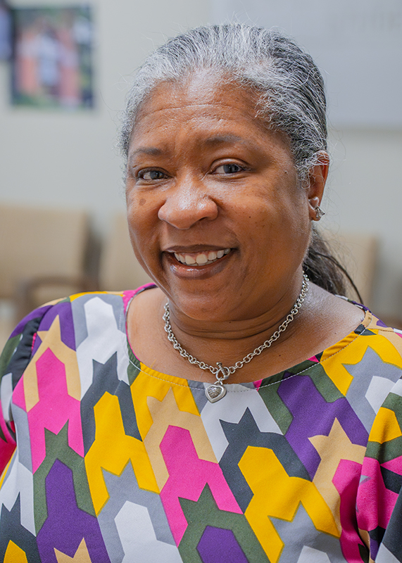 Dionne Holt