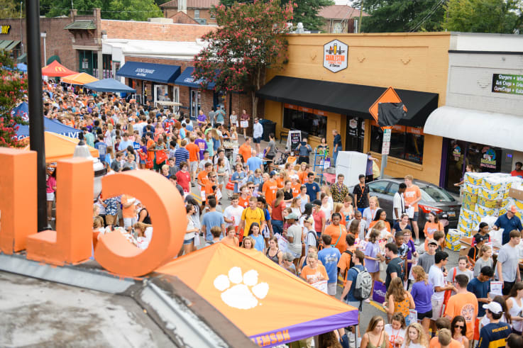 Downtown Clemson full of students during the welcome back festival
