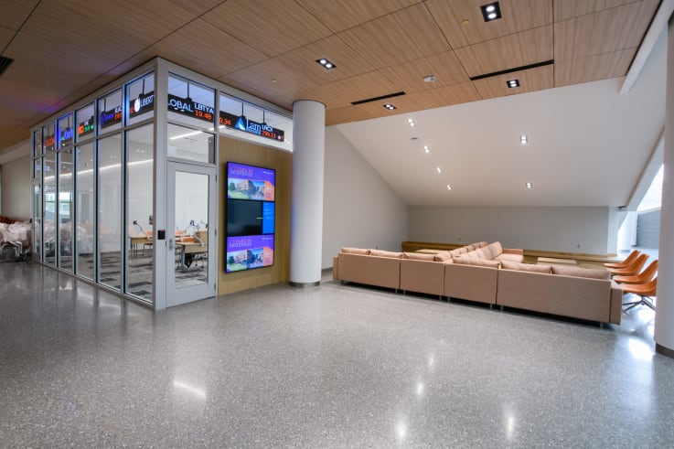 Melvin and Dollie Younts Trading Room