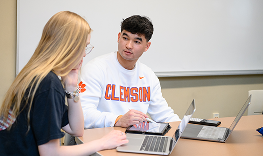 Clemson student getting help at the Academic Success Center